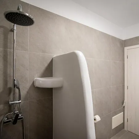بيت للعطل Grey Comfort