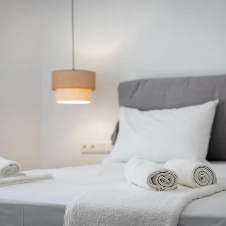 Grey Comfort Nyaraló