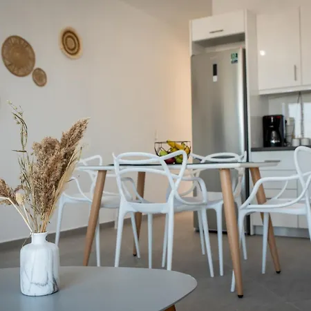 Grey Comfort Nyaraló